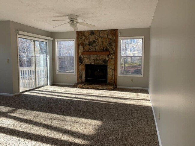 Building Photo - 6771-4 Willowbrook