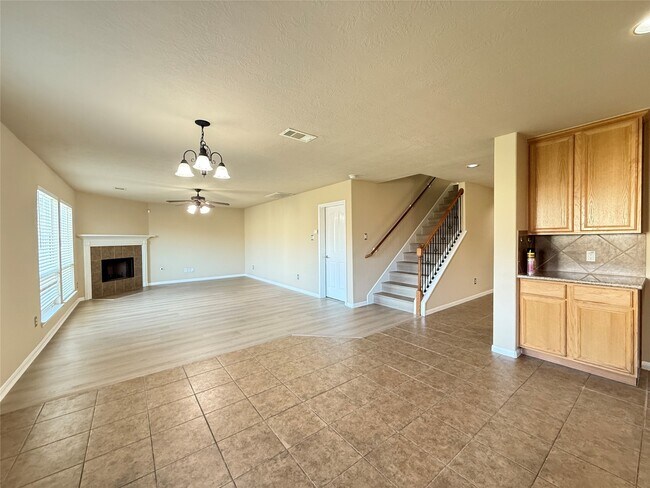 Building Photo - 246 Golden Grain Dr