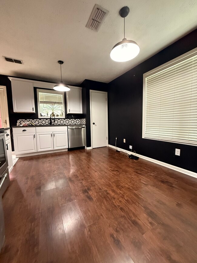 Building Photo - 5 Markwood Ln