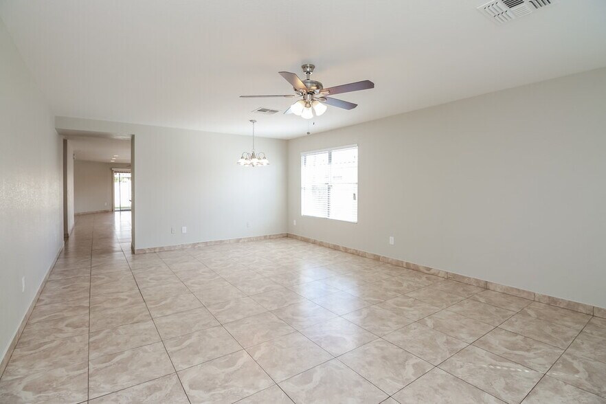 Building Photo - 2768 W San Carlos Ln