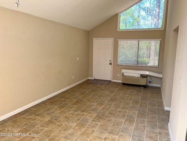 Building Photo - 8160 San Jose Manor Dr E