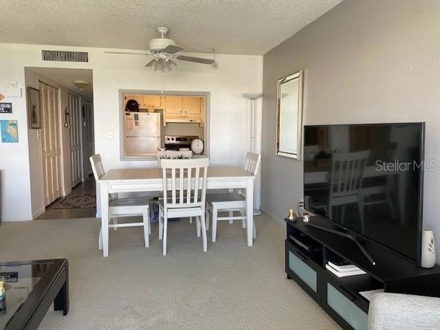 Building Photo - 4575 Cove Cir