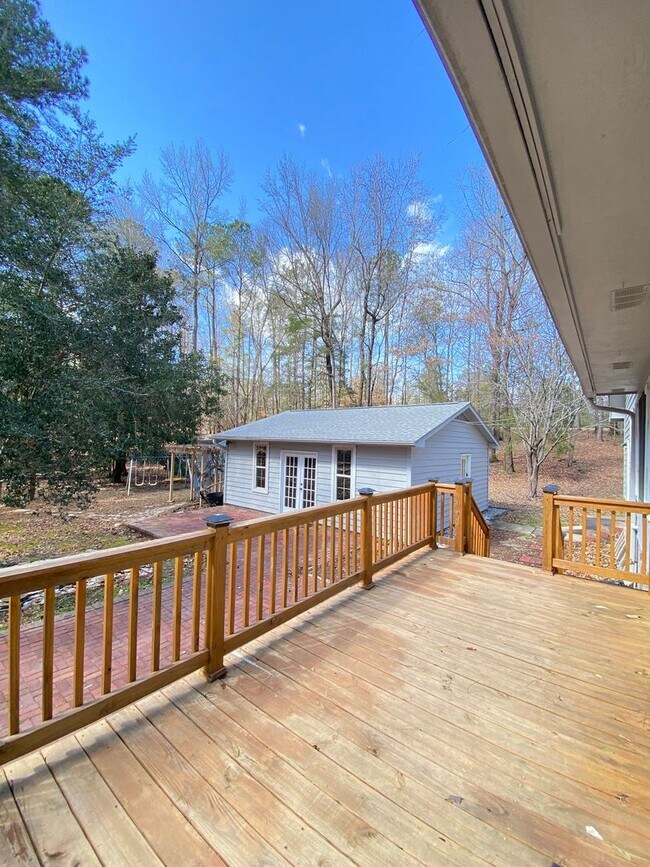 Building Photo - Beautiful Home Available Now!