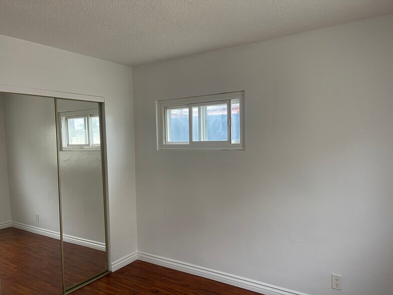 Building Photo - 10226 Woodworth Ave