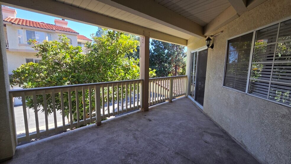 Building Photo - 697 Sutton Crest Trl