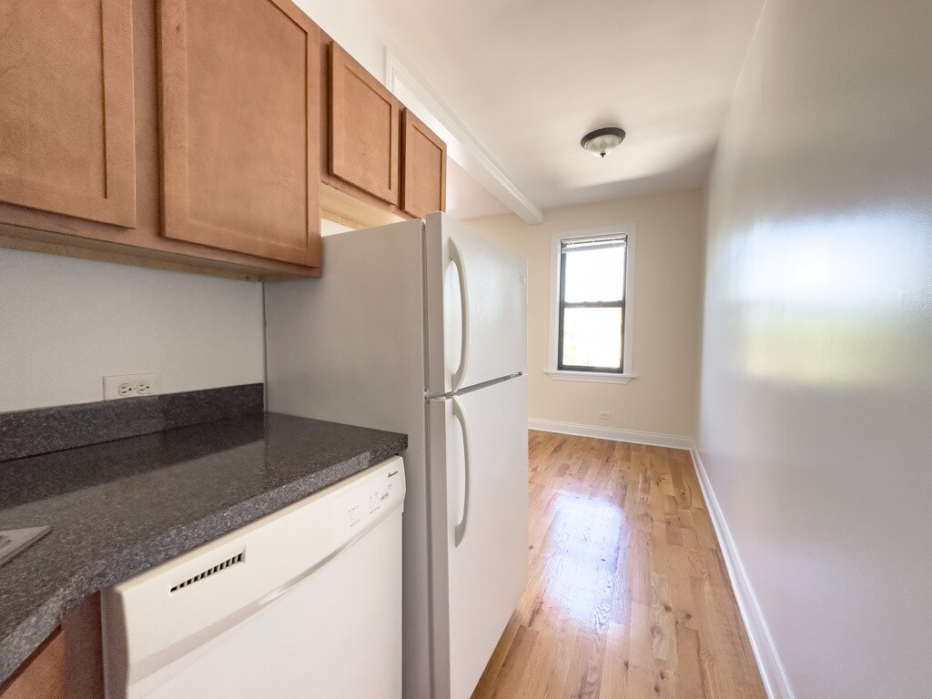 Building Photo - 348 Park Ave