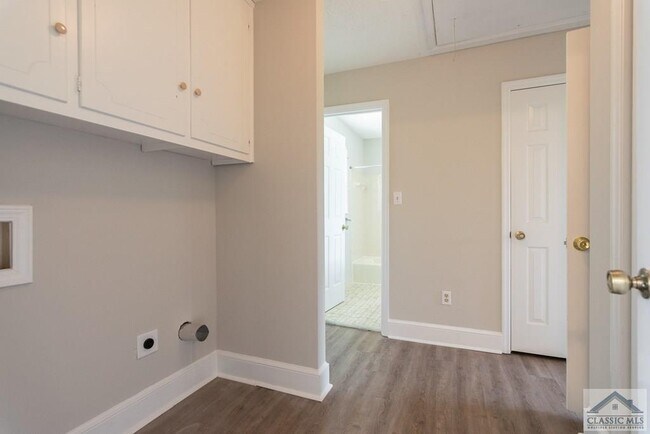 Building Photo - 243 Mitchell Farm Rd