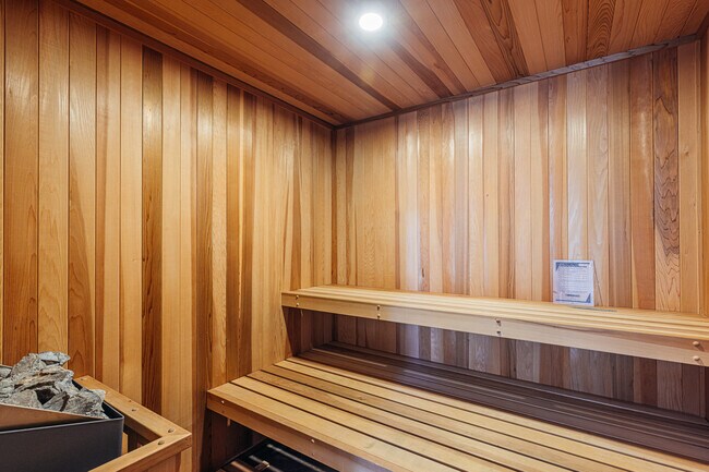 Building Photo - 7866 Fareholm Dr