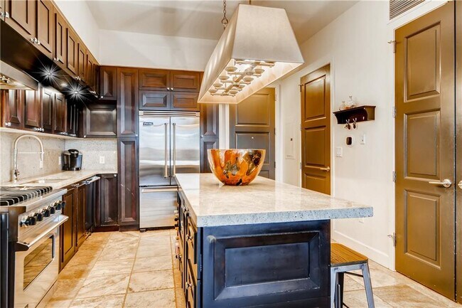 Building Photo - 1820 Peachtree Rd NW