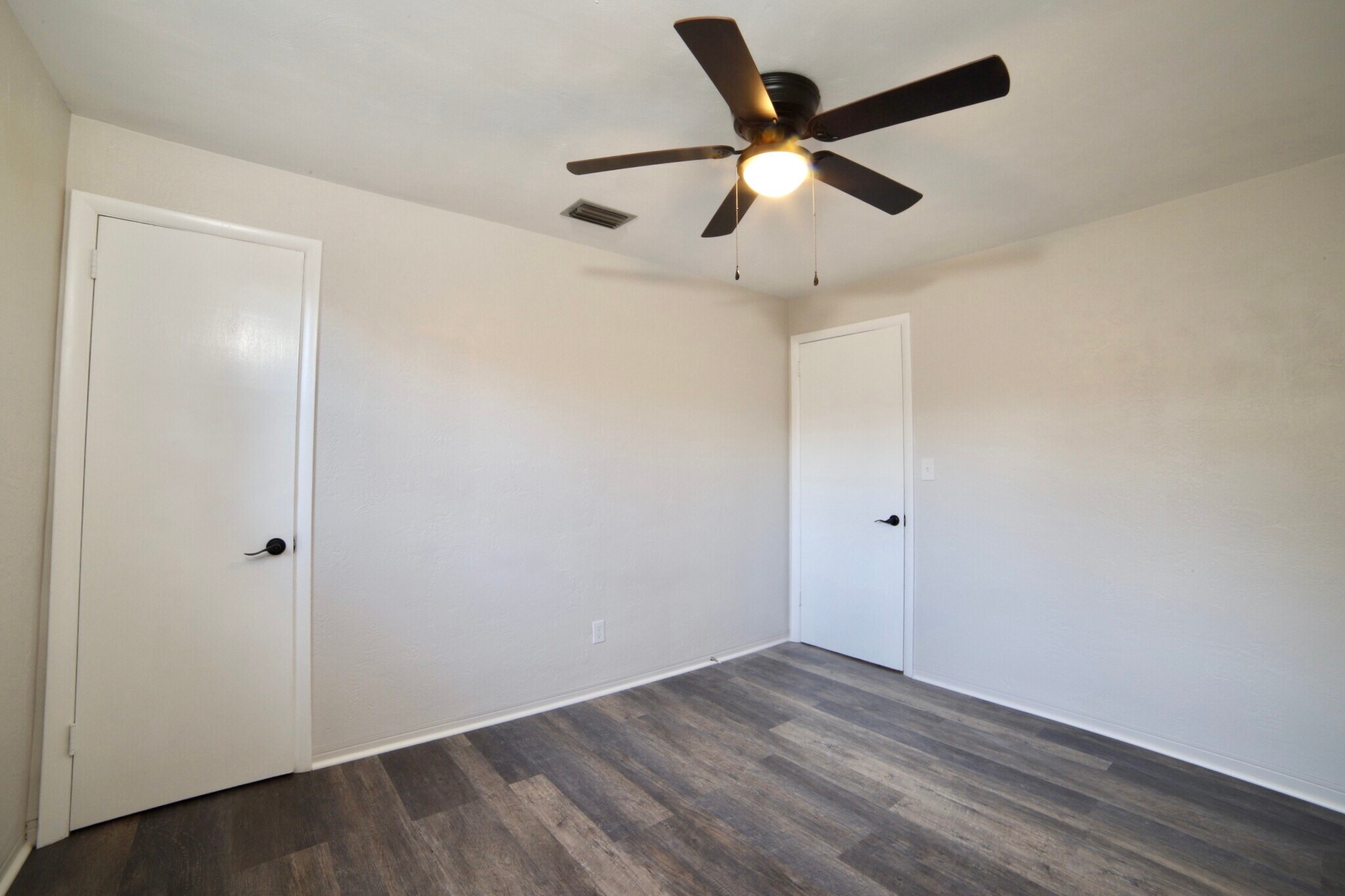 Bedroom 1 - 113 Astor St