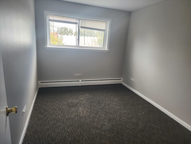 Building Photo - 8018 S Hoyne Ave