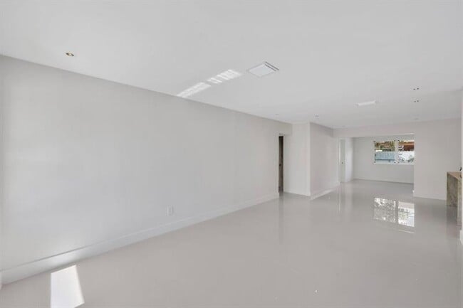 Building Photo - 3349 El Vedado Ct E