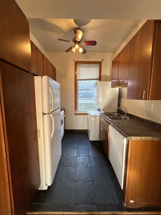 Building Photo - 1617 N Hudson Ave