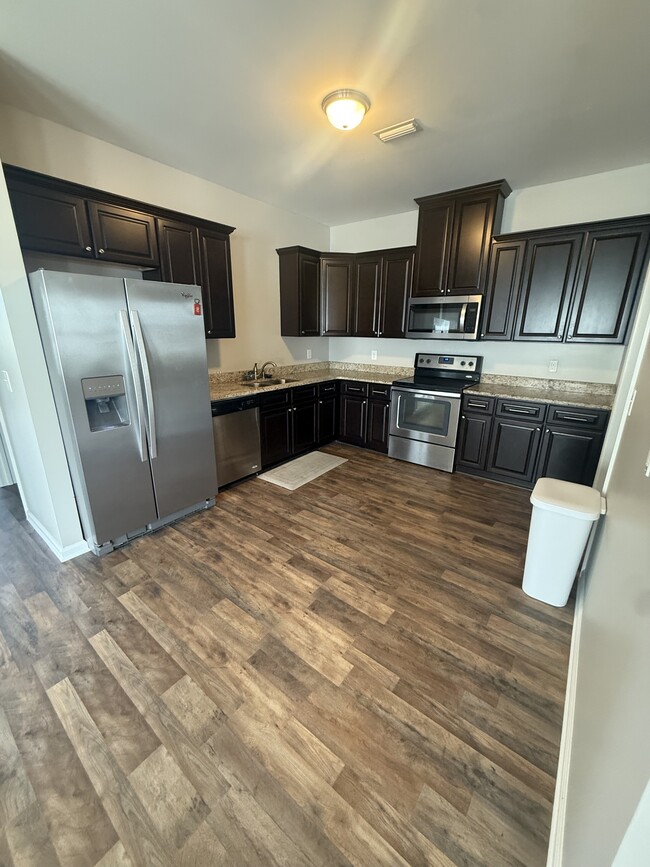 Building Photo - 124 Heyward Dr