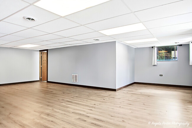Building Photo - 38390 N Munn Rd