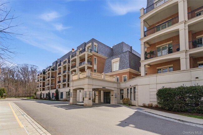 Building Photo - 3000 Royal Ct