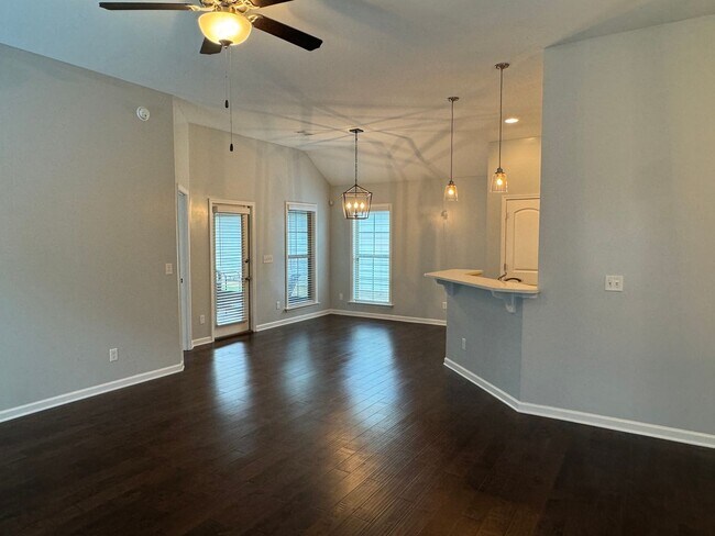 Building Photo - Incredible 3-Bedroom in Grand Park!!
