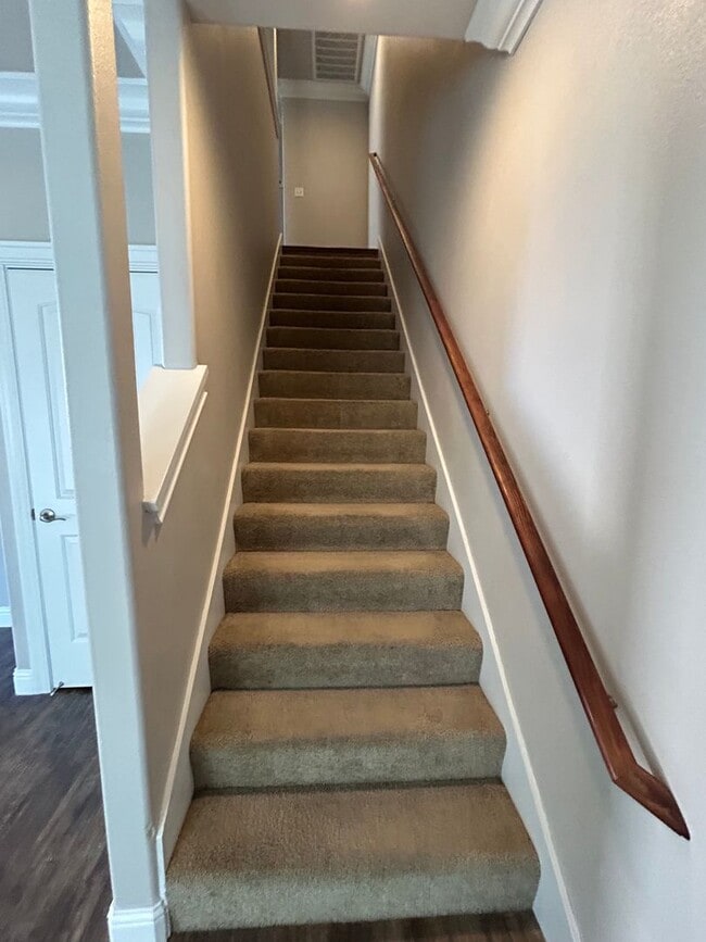 Building Photo - Townhouse for Rent in Anderson CA | Garage, Fenced Yard, Modern Upgrades