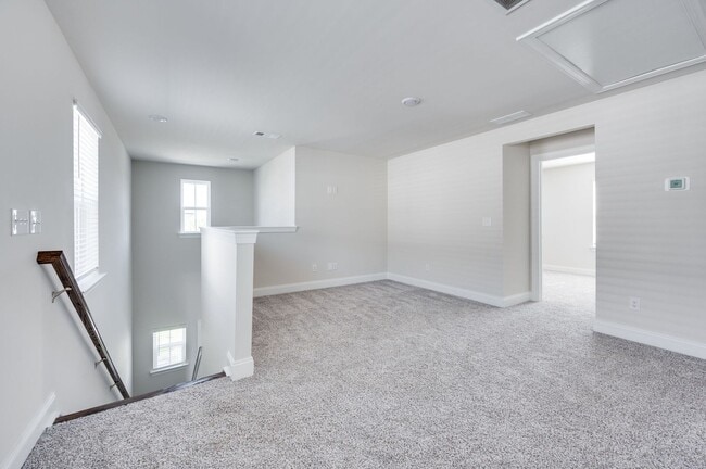 Building Photo - Awesome energy-efficient 4BE/2.5BA home in...