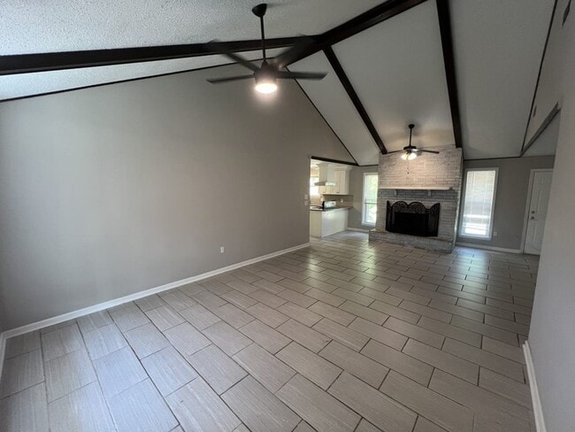 Building Photo - Charming 3-Bedroom Home on Quiet Dead-End ...