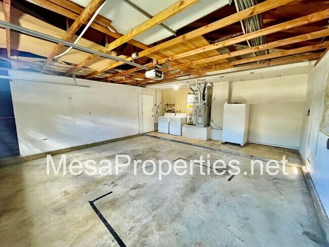 Building Photo - 1158 Bluegrass Pl