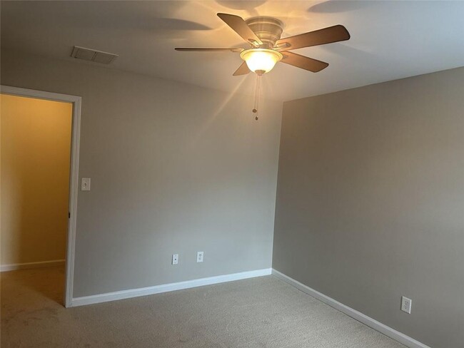 Building Photo - 1620 Halliard Dr