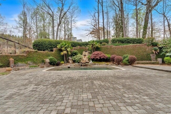 Building Photo - 115 Mount Paran Ridge