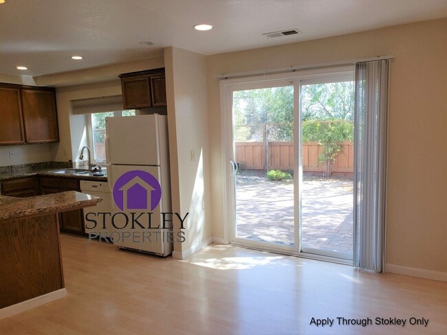 Building Photo - 517 Mesa Verde Pl