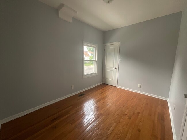 Building Photo - 12200 S Lowe Ave