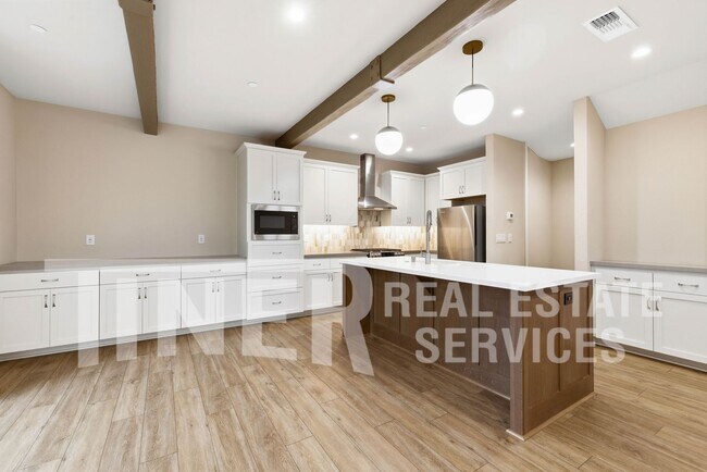 Building Photo - 8931 Fair Oaks Blvd