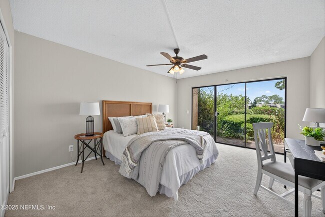 Building Photo - 7622 Las Palmas Way