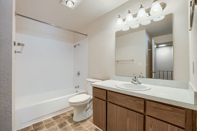 Building Photo - 6931 Rainier Dr