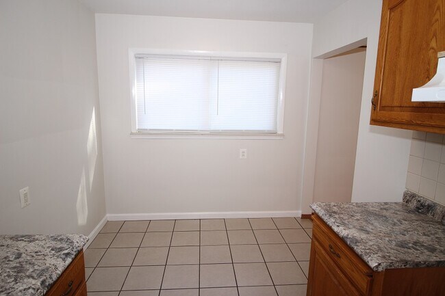 Building Photo - 24909 Grove Ave