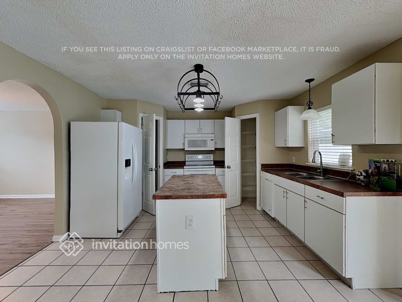 Building Photo - 3904 Stonefield Dr