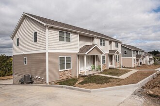 Building Photo - Coming Soon! Spacious Townhouse in the Heart of St Clairsville