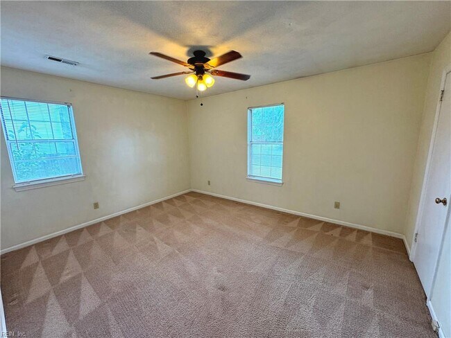 Building Photo - 312 Christa Dr