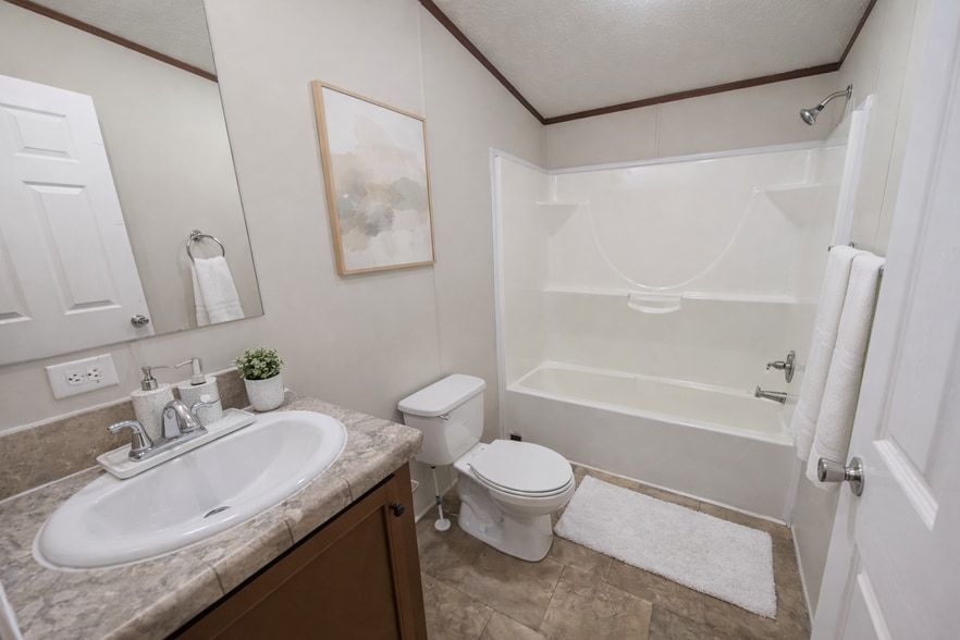 Building Photo - 15843 Charlemagne Ave W