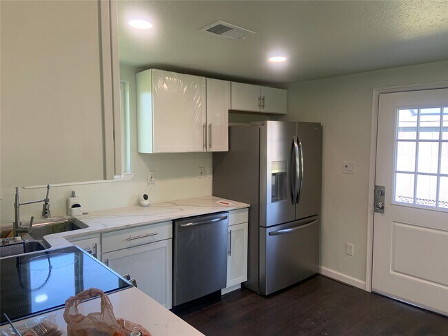 Building Photo - 8309 Autumn Ln