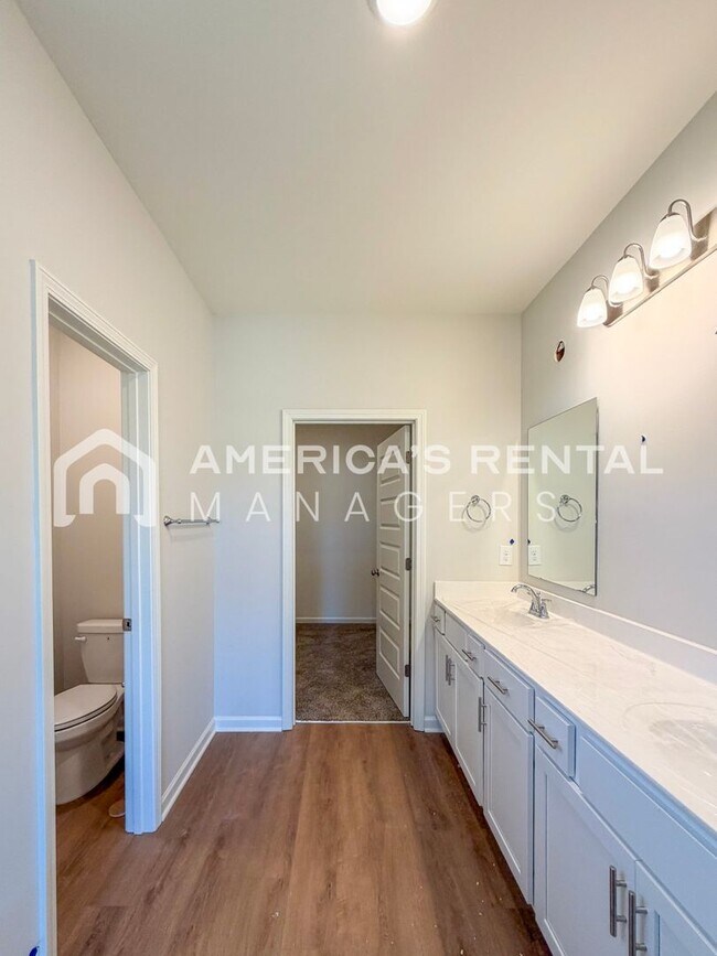 Building Photo - Southern Charm Meets Contemporary Style in Tuscaloosa! Sign a 13-month lease by 5/15/2026 and rec...