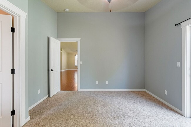 Building Photo - Well-Kept 3 bed, 2 bath home in South Salem