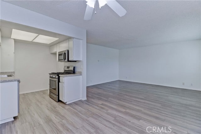 Building Photo - 207 W Marquita