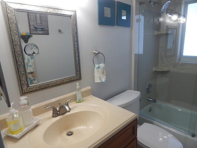 Building Photo - 8301 Wilton Dr