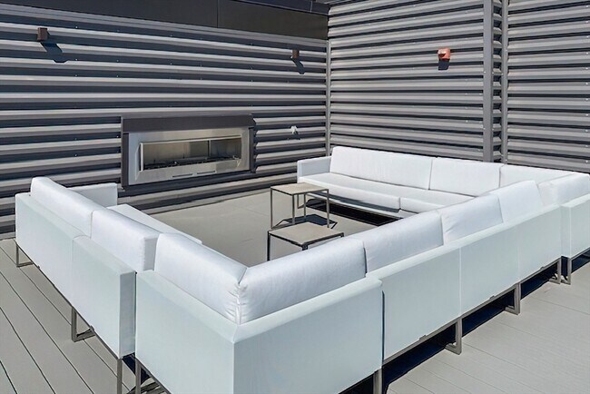 Building Photo - 16 W Broadway