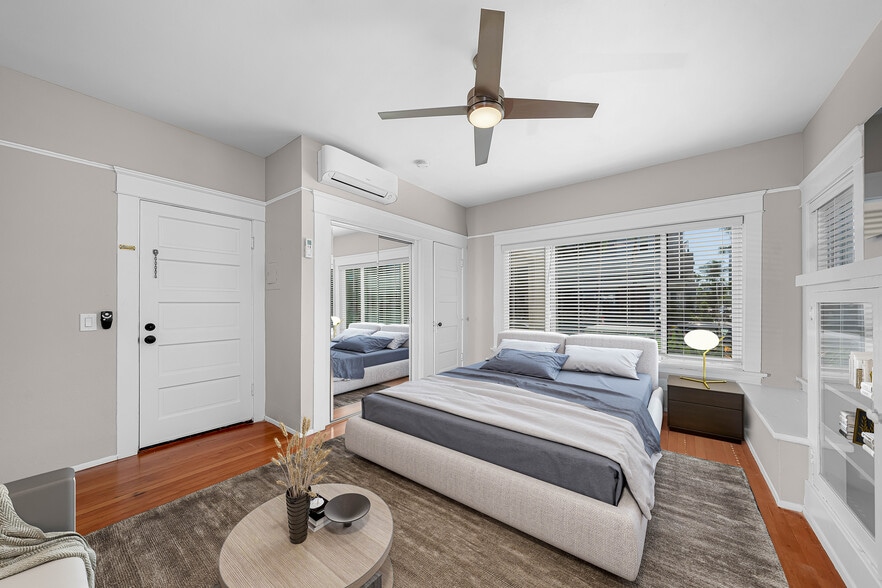 Building Photo - Thorn Collection