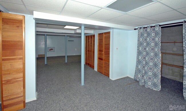Building Photo - 48 Astor Ct