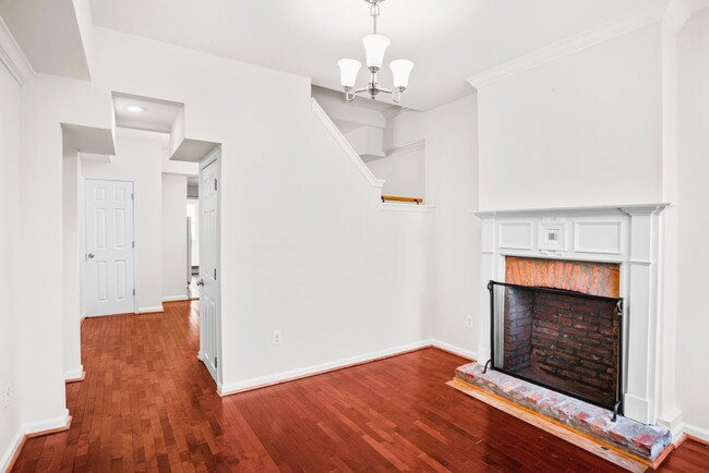 Building Photo - Cozy 2 BR 1.5 Ba Townhome by Patterson Park