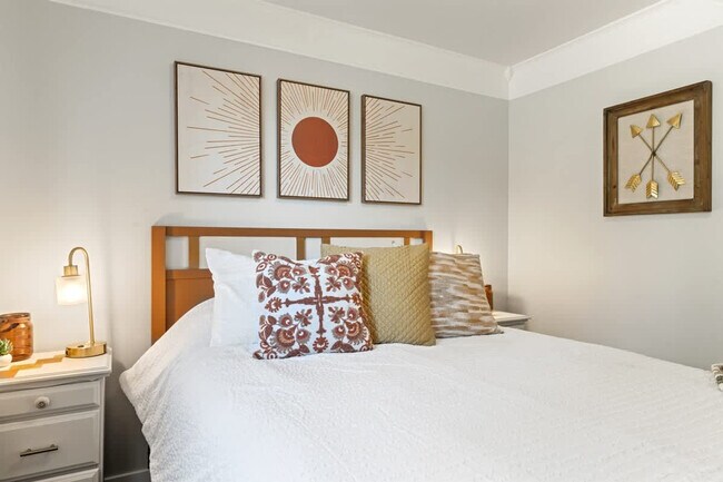 Building Photo - 3413 W Sunset Ave