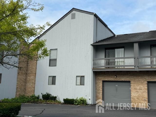 Building Photo - 16 Wisteria Ct