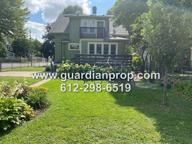 Building Photo - House on Corner Lot Available October 1st, Updated Kitchen/Bath, Fenced Yard, Back Deck, 2 Car Ga...