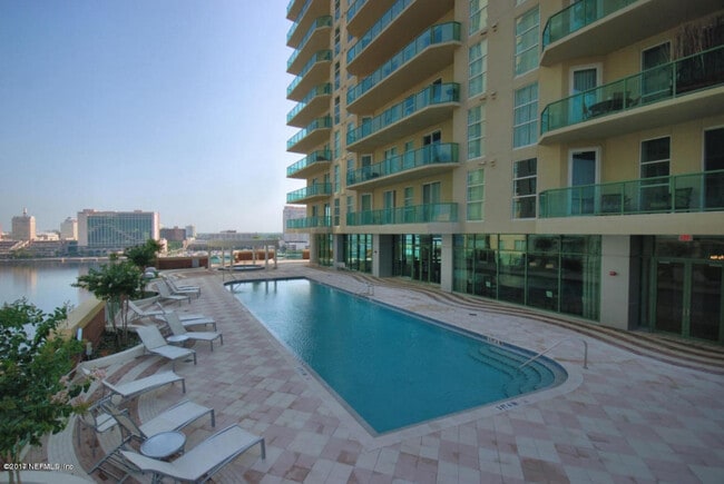 Building Photo - 1431 Riverplace Blvd